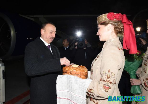 Президент Азербайджана Ильхам Алиев прибыл с официальным визитом в Беларусь.